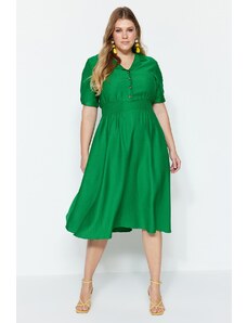 Trendyol Curve Zelené tkané šaty s elastickým pásom a detailom na gombík