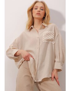 Trend Alaçatı Stili Women's Beige Crochet Pocket Textured Linen Shirt