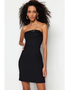 Trendyol Collection Detailné tkané šaty s čiernym tkaným golierom