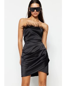 Trendyol Collection Čierne dvojradové podšité saténové elegantné večerné šaty