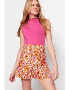 Trendyol Collection Mini strečová pletená sukňa s oranžovou potlačou a vysokým pásom