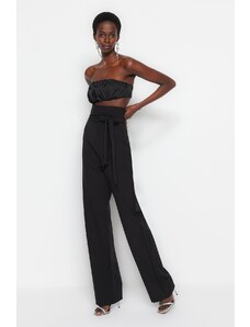 Trendyol Collection so širokými nohavicami s čiernym pásom