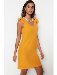 Trendyol oranžové mini tkané kravaty viazané plážové šaty