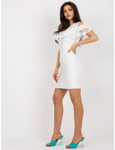 LAKERTA Biele elegantné koktejlové šaty s čipkovaným volánom
