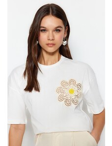 Trendyol Collection Prémiová biela 100 % bavlna Uvoľnený/široký uvoľnený strih Posádka Krk Pletené tričko