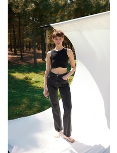 Trendyol Black Udržateľnejšie dlhé rovné džínsy s vysokým pásom