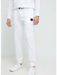 Bavlnené nohavice HUGO biela farba, s potlačou