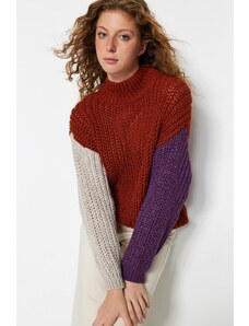 Trendyol dlaždice Široký strih. Jemný textúrovaný pleteninový sveter s farebnými blokmi