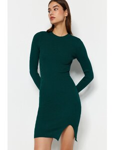 Trendyol Collection Smaragdovo zelené vypasované mini úpletové šaty