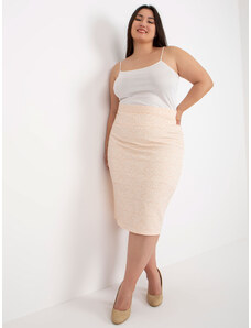 Fashionhunters Broskyňová elegantná sukňa Plus Size