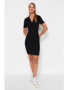 Trendyol Collection Čierne priliehavé/vypasované polo golier Mini rebrované flexibilné ceruzkové šaty