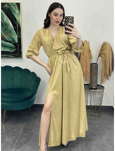PrestigeShop Dámske dlhé trblietkavé šaty s rázporkom - zlaté