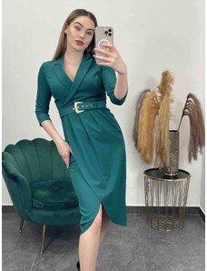 PrestigeShop Elegantné prekladané šaty s 3/4 rukávmi a opaskom - smaragdovo zelené