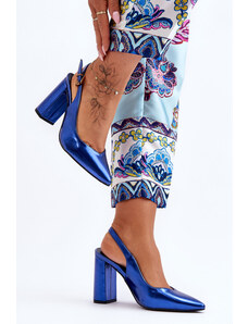 Kesi Classic pumps on the tip of the Blue My Love column