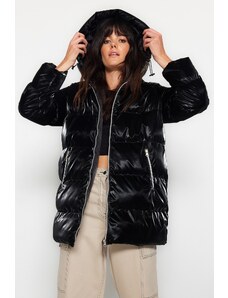 Trendyol Black Premium oversize lesklý vodoodpudivý kabát s kapucňou