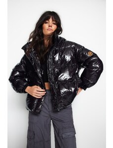 Trendyol Black oversized s kapucňou lesklý vodoodpudivý nafukovací kabát