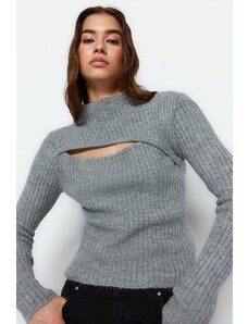 Trendyol sivé mäkké textúrované okno/vystrihnutý pletený sveter