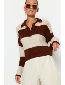 Trendyol Collection Hnedý pletený sveter s mäkkou textúrou