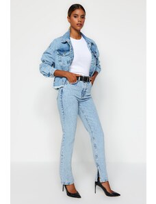 Trendyol Collection Svetlomodré rovné džínsy s rozparkom a vysokým pásom