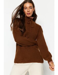Trendyol hnedý kontrastný pletený sveter s jemnou textúrou