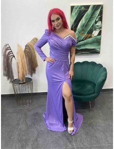 PrestigeShop Elegantné šaty s trblietkami s jedným odhaleným ramenom a rázporkom - svetlo fialové