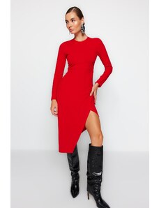 Trendyol červené crewneck pletené midi šaty s detailom rozparku vypasovaným telom