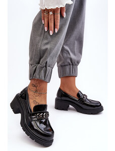 Sweet Shoes Lakované čierne dámske poltopánky s retiazkovou ozdobou