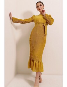 By Saygı Od Saygı horčica plisované dlhé šifónové šaty s volánovou sukňou.