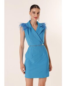 By Saygı Detailné opaskové šaty s dvojitým lemom na krku v modrej farbe