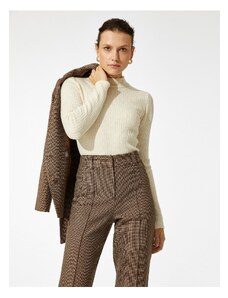 Koton rebrovaný pletený sveter s vysokým výstrihom