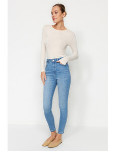 Trendyol Collection Svetlomodré jednoveľkostné úzke džínsy s vysokým pásom