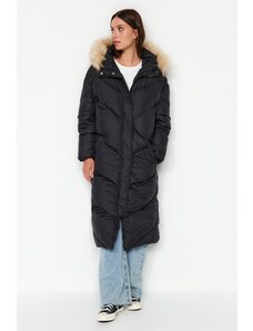 Trendyol čierny oversize kožušinový kapucňa vodoodpudivý puffer kabát