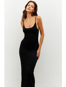 Cool & sexy dámske vianočné čierne maxi šaty s nastaviteľným ramienkom