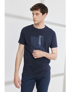 ALTINYILDIZ CLASSICS Pánske námornícke modré slim fit tričko Slim Fit Crew Neck s krátkym rukávom bavlnené tričko s potlačou.