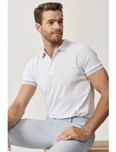 AC&Co / Altınyıldız Classics Pánske tričko s nezmršťovacou bavlnenou tkaninou Slim Fit Slim Fit biele vyhrnuté polo tričko.