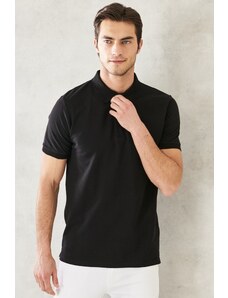 ALTINYILDIZ CLASSICS Pánske čierne tričko s vyhrňovacím golierom 100% bavlna slim fit slim fit polo výstrih s krátkym rukávom.