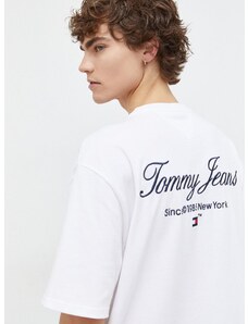 Bavlnené tričko Tommy Jeans pánsky,biela farba,s nášivkou,DM0DM18273