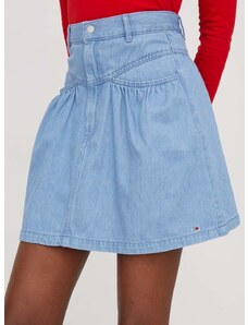 Rifľová sukňa Tommy Jeans mini, áčkový strih, DW0DW17440