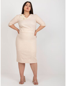 Fashionhunters Svetlá broskyňová sukňa v tvare ceruzky plus veľkosť
