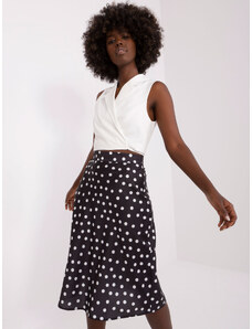Fashionhunters Čierno-biela bodkovaná midi sukňa v tvare A