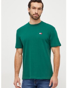 Bavlnené tričko Tommy Jeans pánsky, zelená farba, s nášivkou, DM0DM17995