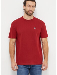 Bavlnené tričko Tommy Jeans pánsky, bordová farba, s nášivkou, DM0DM17995