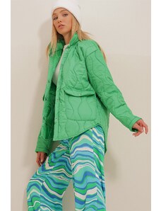 Trend Alaçatı Stili Dámsky zelený detský golier podšívaný, vreckový prešívaný kabát