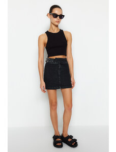 Trendyol Collection Čierna detailná mini džínsová sukňa s normálnym pásom