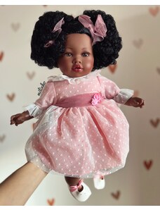 Nines D'Onil Realistická španielska bábika- Addis Elegant, černoška 45cm