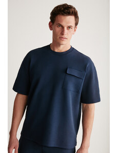 GRIMELANGE Pánske tmavomodré tričko Artur s vreckami a hrubou špeciálnou textúrou