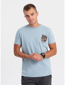 Ombre Clothing Pánske bavlnené tričko s potlačou na hrudi - svetlomodré V2 OM-TSPT-0167
