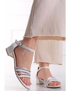 Caprice Bielo-strieborné kožené sandále na hrubom podpätku 9-28200