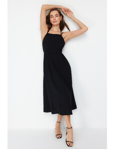 Trendyol Collection Čierna sukňa v páse s otvoreným zadným detailom Tkané midi šaty