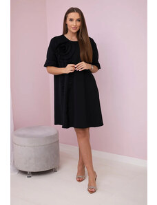 K-Fashion Šaty s ozdobným kvetom čierne